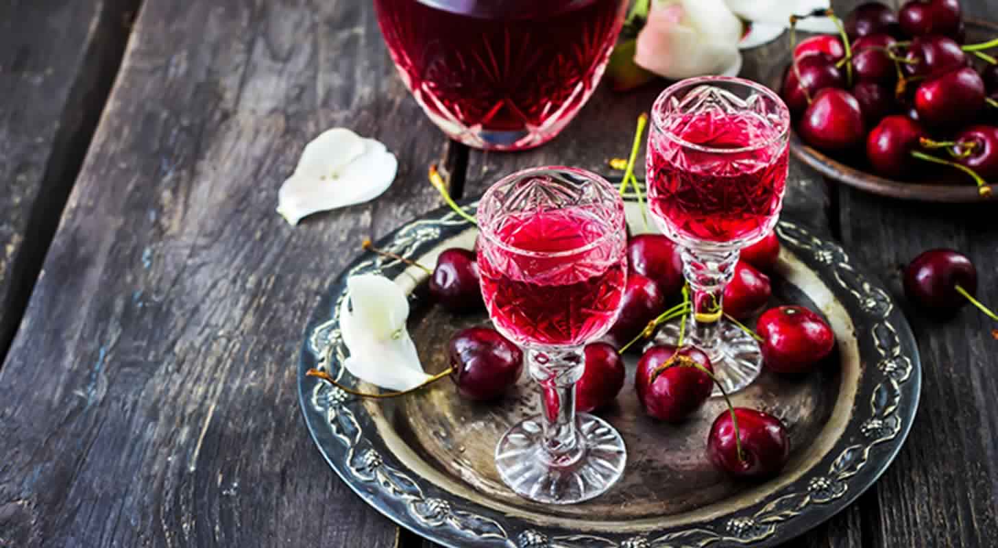 Körsbärslikör: 4 recept hemma