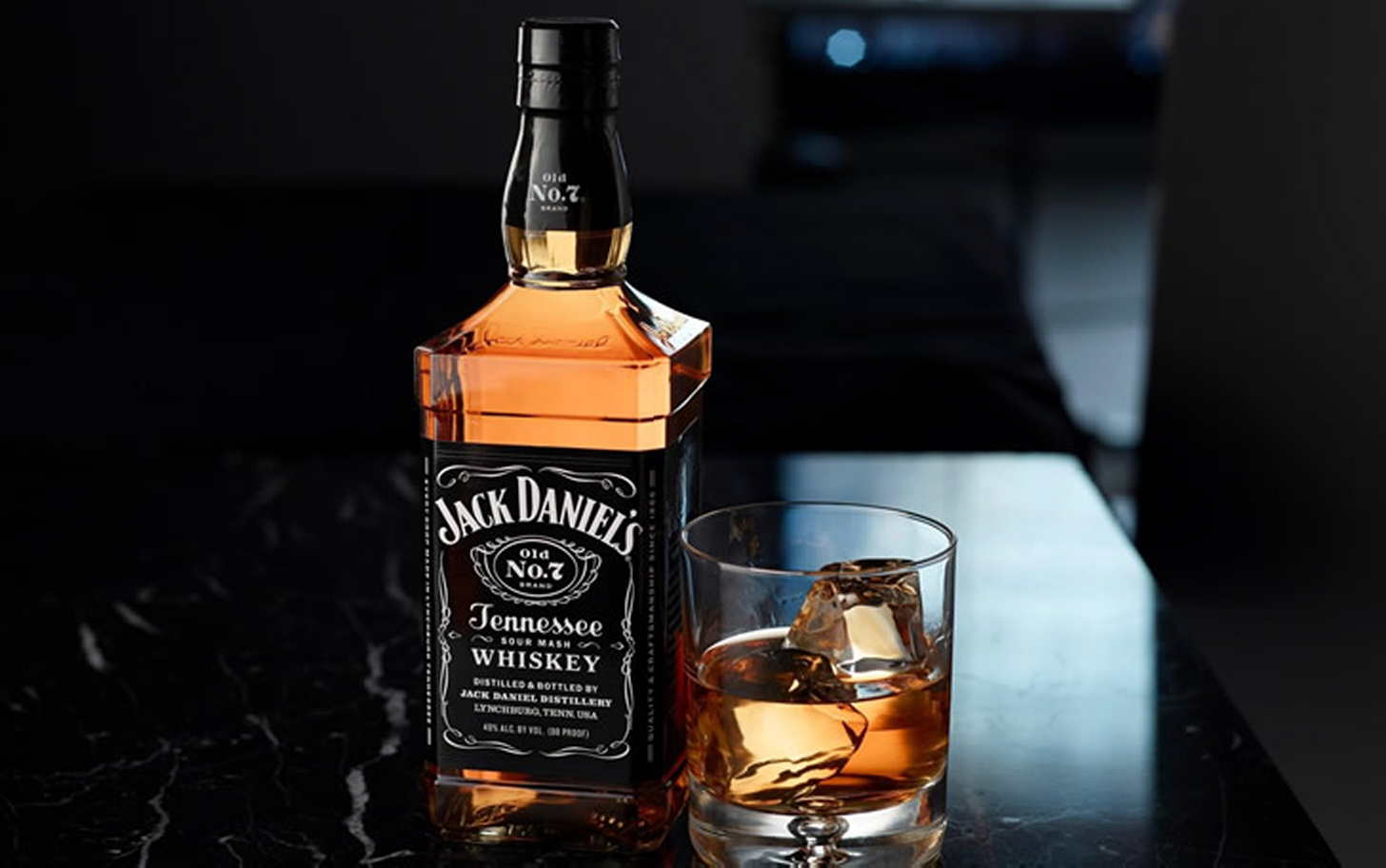 Kako piti Jack Daniels: 3 pravi načini + s čim piti viski