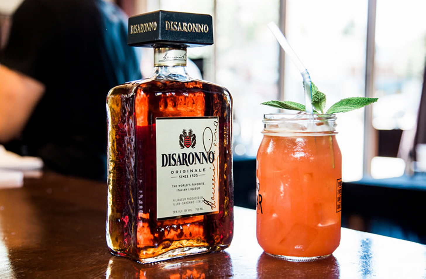 Liker Disaronno: pregled, zgodovina + 7 receptov za koktajle