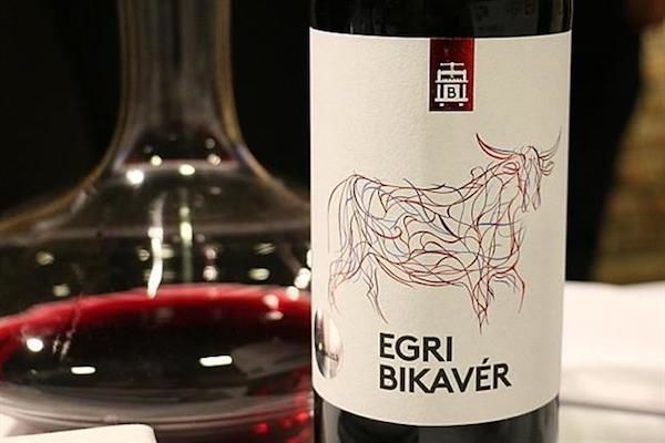 Eger-vin af tyreblod