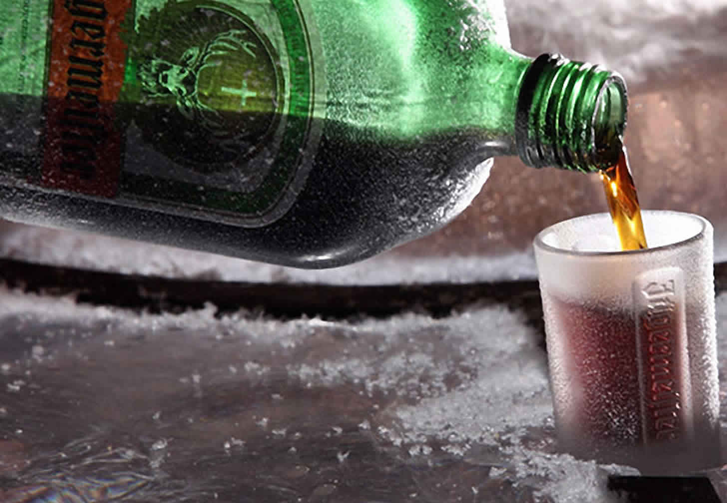 Jägermeister: 7 receptov za koktajle + 12 dejstev o likerju