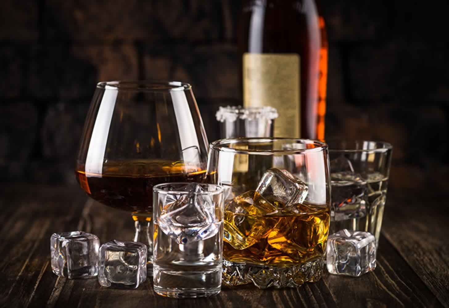 Whisky och konjak: vad är skillnaden: kort och gott